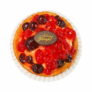 Lekkerste gebakje van Bakkerij Strampel op een witte achtergrond
